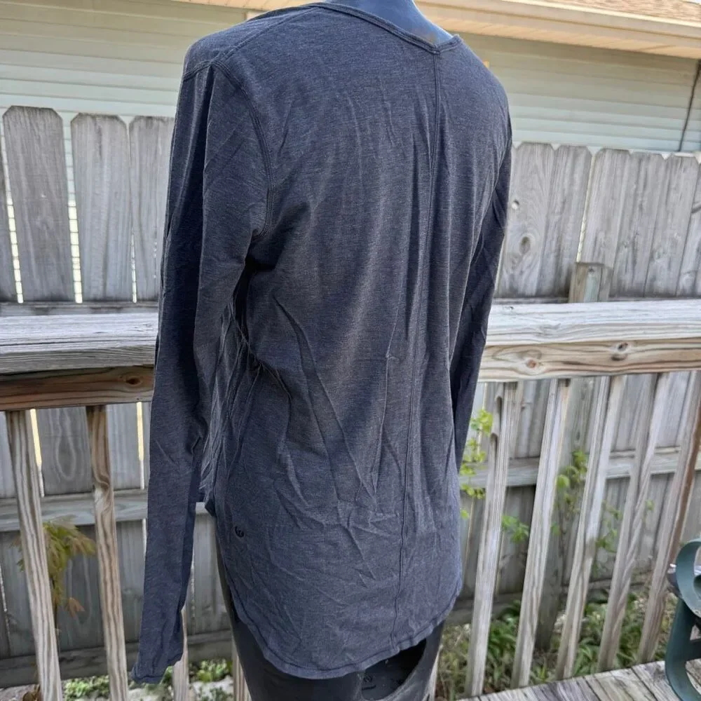 Lululemon Yogini Womens T Shirt Gray Crew Neck Long Sleeve Logo